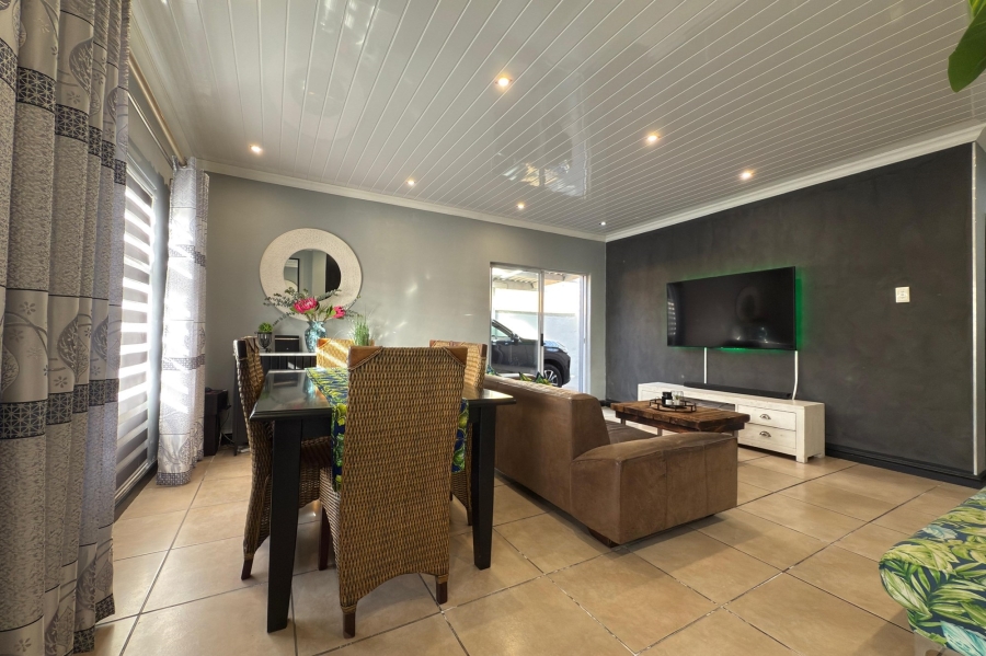 2 Bedroom Property for Sale in Kensington Western Cape